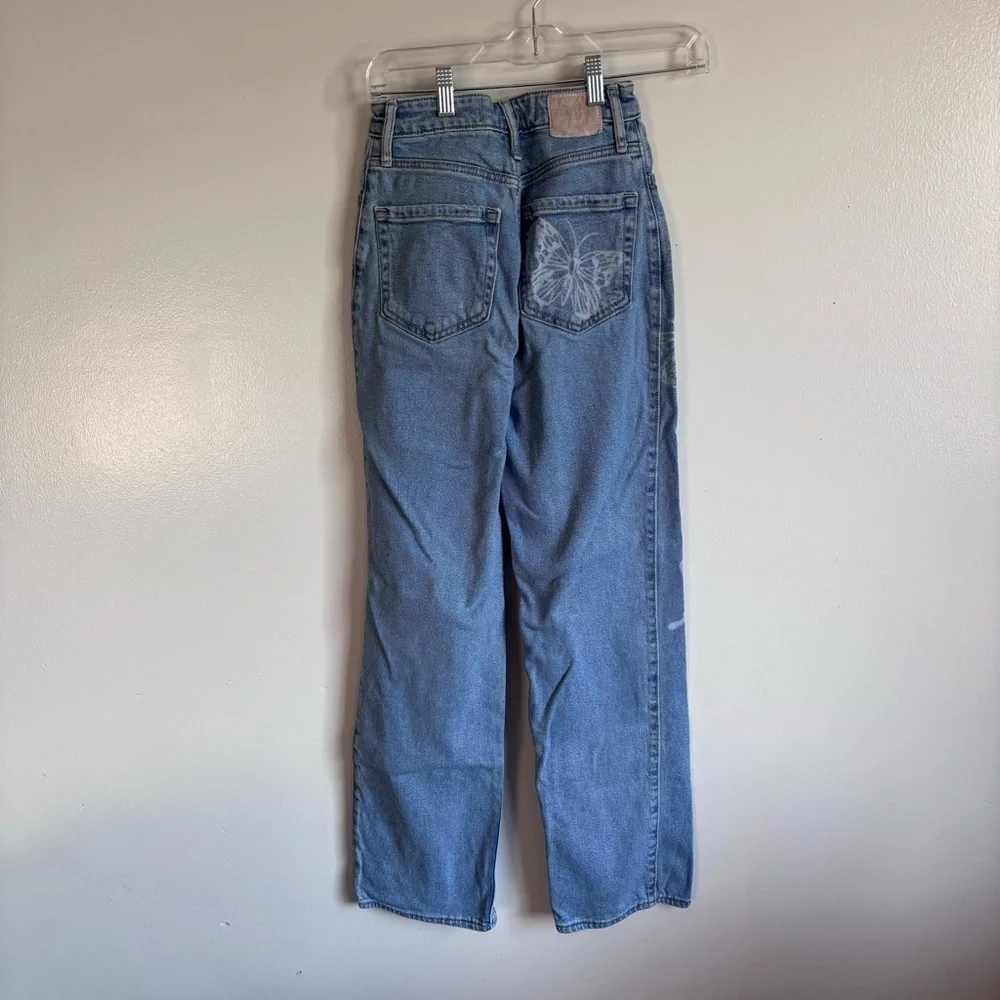 ⭐️⭐️⭐️Hollister wide leg Butterfly Denim Jeans size 0 - Picture 4 of 10